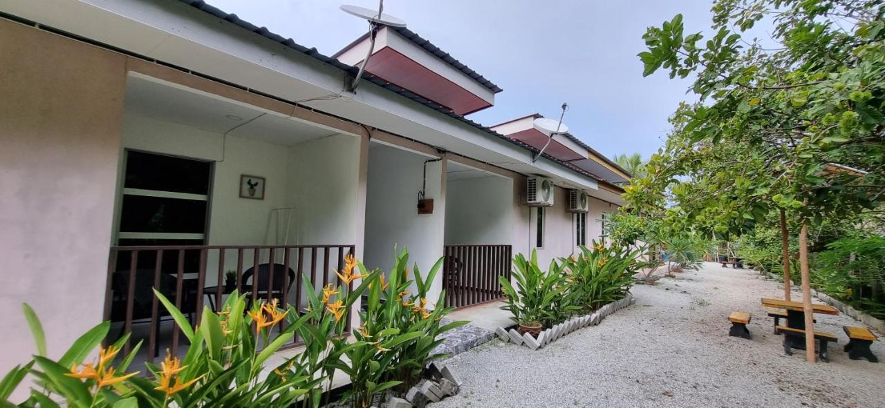 Seven Stones Langkawi Bed and Breakfast Pantai Cenang  Exteriör bild