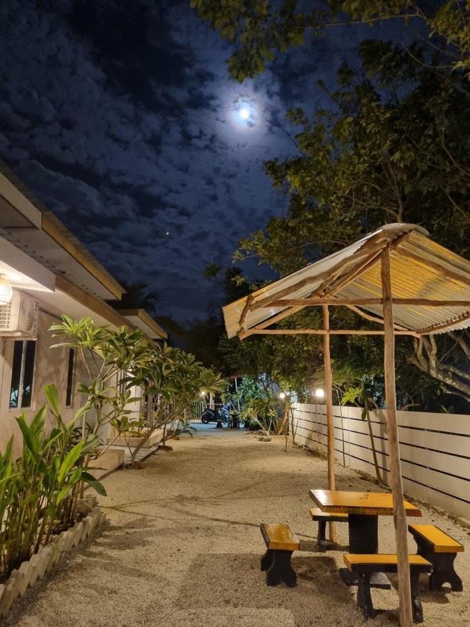 Seven Stones Langkawi Bed and Breakfast Pantai Cenang  Exteriör bild